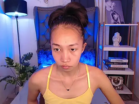 Snapshot of Sweet_kittyxx chatting on 02-12-26, 05:51 Sweet kittyxx online show from 02-12-26, 05:51