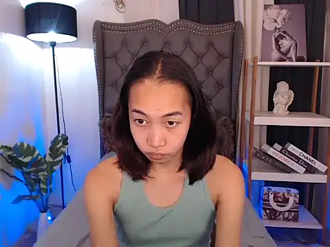 Snapshot of Sweet_kittyxx chatting on 10-24-25, 07:07 Sweet kittyxx online show from 10-24-25, 07:07