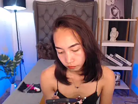 Snapshot of Sweet_kittyxx chatting on 11-26-25, 04:12 Sweet kittyxx online show from 11-26-25, 04:12