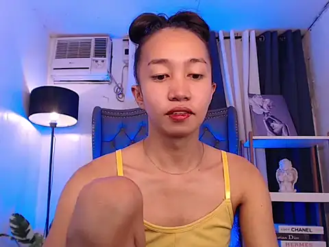 Snapshot of Sweet_kittyxx chatting on 02-12-26, 06:51 Sweet kittyxx online show from 02-12-26, 06:51