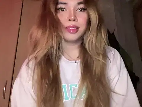 Snapshot of goddessofalltime chatting on 06-17-26, 06:46 goddessofalltime online show from 06-17-26, 06:46