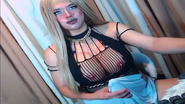 Snapshot of GoddessOFHUGEx chatting on 10-07-25, 05:19 GoddessOFHUGEx online show from 10-07-25, 05:19