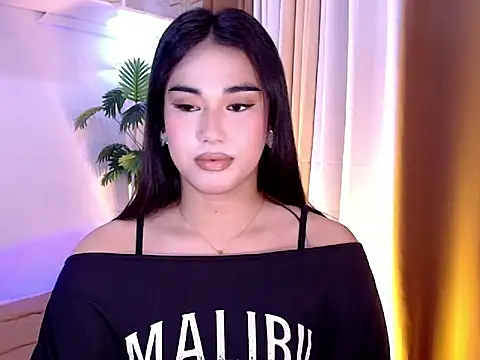 Snapshot of magnificent_kitana chatting on 05-06-26, 05:28 magnificent kitana online show from 05-06-26, 05:28