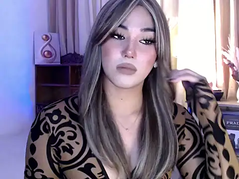 Snapshot of magnificent_kitana chatting on 04-28-26, 01:15 magnificent kitana online show from 04-28-26, 01:15