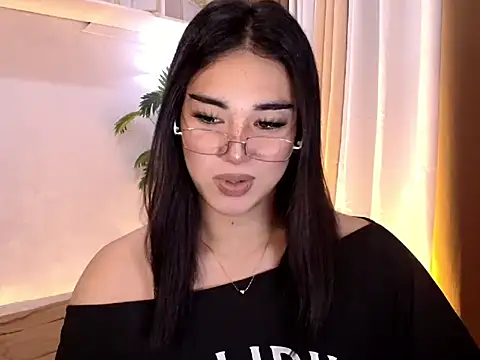 Snapshot of magnificent_kitana chatting on 05-10-26, 09:38 magnificent kitana online show from 05-10-26, 09:38