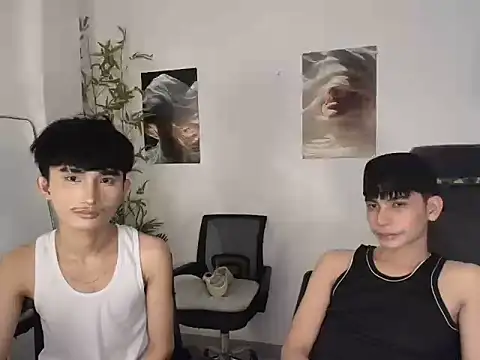 Snapshot of twink_pinoy chatting on 06-02-26, 03:12 twink pinoy online show from 06-02-26, 03:12