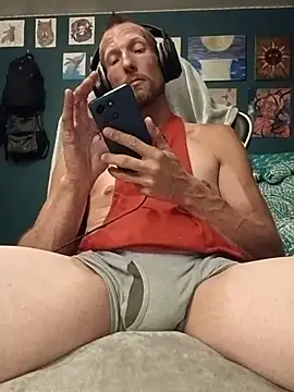 Snapshot of Splashpad0422 chatting on 07-18-26, 03:15 Splashpad0422 online show from 07-18-26, 03:15