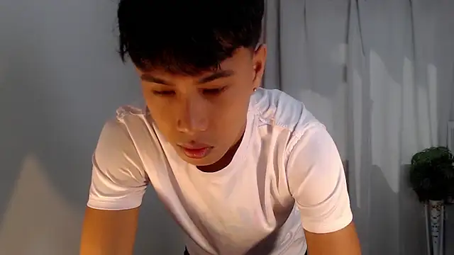 Snapshot of shokolet_2001 chatting on 12-05-25, 03:49 shokolet 2001 online show from 12-05-25, 03:49