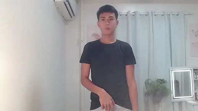 Snapshot of shokolet_2001 chatting on 01-11-26, 01:12 shokolet 2001 online show from 01-11-26, 01:12