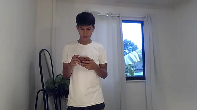 Snapshot of shokolet_2001 chatting on 09-14-25, 02:56 shokolet 2001 online show from 09-14-25, 02:56