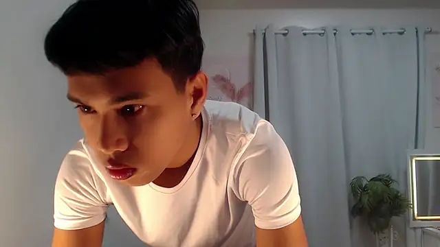 Snapshot of shokolet_2001 chatting on 01-10-26, 07:58 shokolet 2001 online show from 01-10-26, 07:58