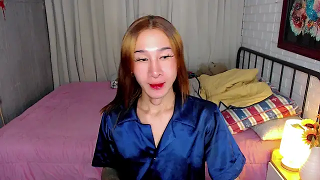 TRANSGODDESSA online show from 11-19-25, 02:33