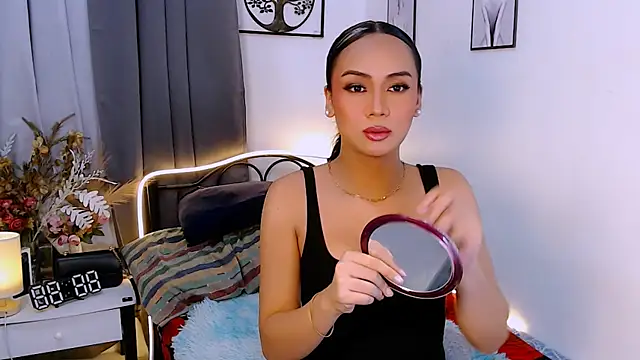 Zialustts online show from 10-19-25, 03:59