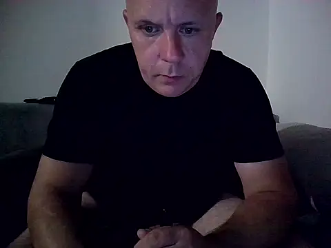 DaDDyLoVeSu83 online show from 06-07-26, 07:30
