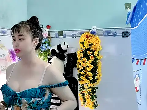emgaixinhngoan online show from 09-22-25, 11:55