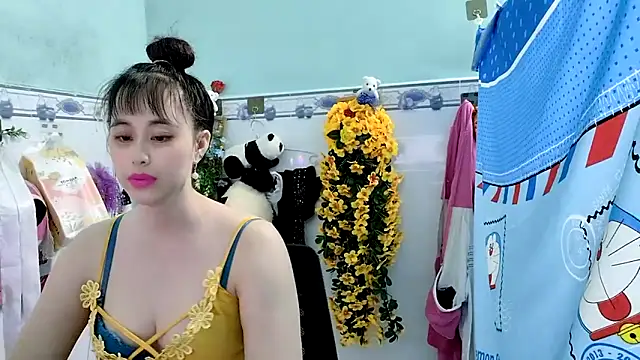 emgaixinhngoan online show from 09-18-25, 03:04