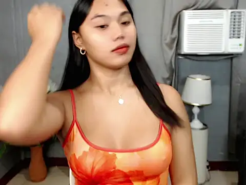 Snapshot of liane_mei chatting on 10-07-25, 12:22 liane mei online show from 10-07-25, 12:22