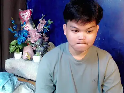 Reynelcock online show from 04-17-26, 03:26