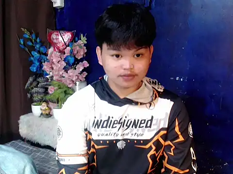 Reynelcock online show from 03-11-26, 06:24