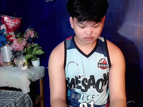 Reynelcock online show from 11-13-25, 04:33