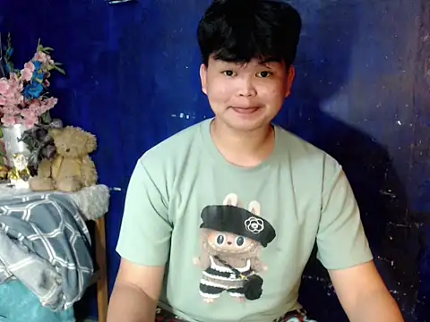 Reynelcock online show from 12-21-25, 04:41