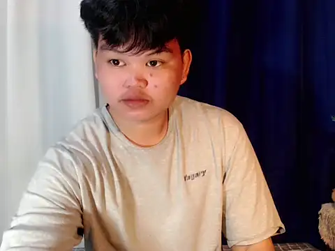 Reynelcock online show from 11-18-25, 01:21