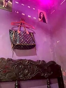 Snapshot of Angelina_bunny chatting on 10-31-25, 02:46 Angelina bunny online show from 10-31-25, 02:46