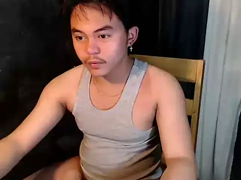 Snapshot of urguy_toshi chatting on 12-15-25, 10:04 urguy toshi online show from 12-15-25, 10:04