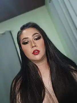 Snapshot of mistress_loy chatting on 06-20-26, 02:05 mistress loy online show from 06-20-26, 02:05