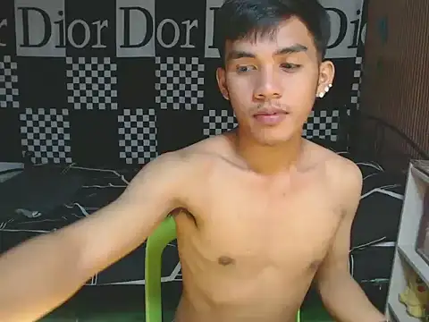 urhot chany online show from 12-21-25, 03:03