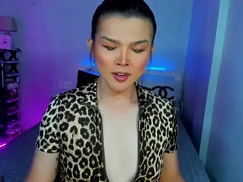 Sweetestcandyx  online show from 05-11-26, 03:18