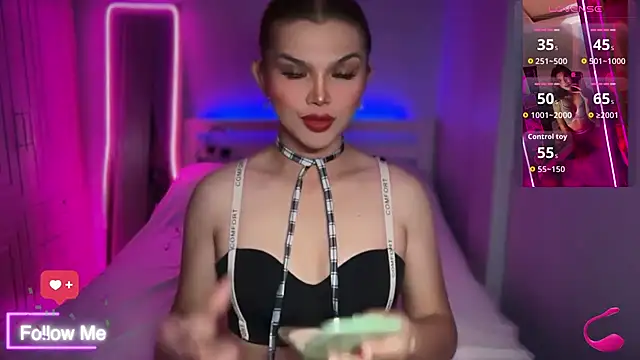 Sweetestcandyx  online show from 07-08-26, 06:19