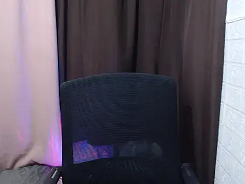 Snapshot of sweetsasha68 chatting on 05-08-26, 11:36 sweetsasha68 online show from 05-08-26, 11:36