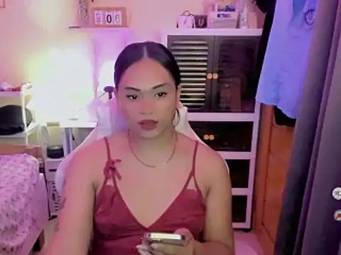 urluscious russel online show from 10-07-25, 07:42