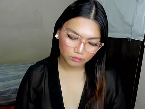 Lou heart online show from 10-22-25, 03:50