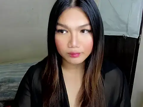 Lou heart online show from 10-26-25, 04:13