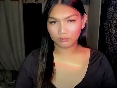 Snapshot of Lou_heart chatting on 03-10-26, 06:01 Lou heart online show from 03-10-26, 06:01