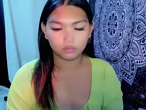 Snapshot of Lou_heart chatting on 07-15-26, 03:02 Lou heart online show from 07-15-26, 03:02