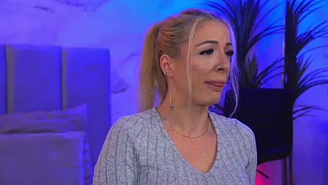 Izabellle02 online show from 04-04-26, 03:57