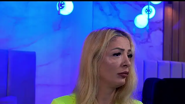 Snapshot of Izabellle02 chatting on 04-24-26, 03:41 Izabellle02 online show from 04-24-26, 03:41