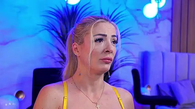 Izabellle02 online show from 03-28-26, 04:46