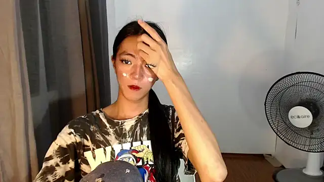 Snapshot of slimladyxoxo chatting on 09-21-25, 05:29 slimladyxoxo online show from 09-21-25, 05:29