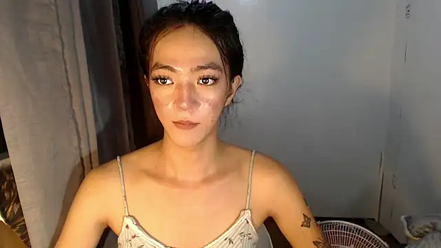 Snapshot of slimladyxoxo chatting on 10-16-25, 10:01 slimladyxoxo online show from 10-16-25, 10:01