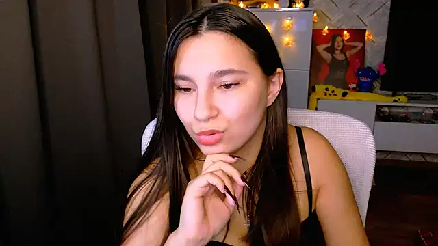 Arianna Grend online show from 10-28-25, 01:43