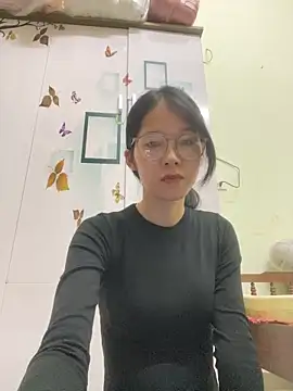 meomeo2k6 online show from 10-25-25, 01:45