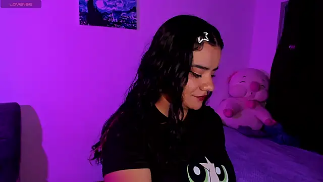 Shophie thoopson online show from 04-16-26, 07:31