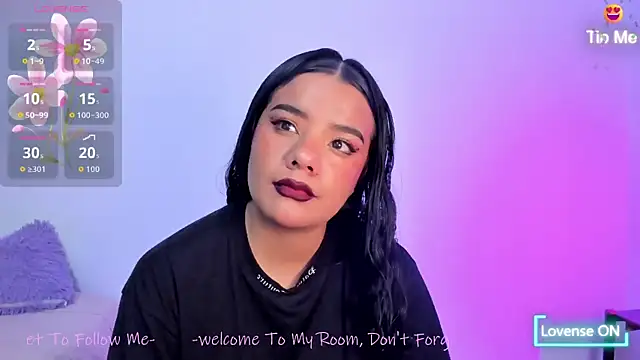 Shophie thoopson online show from 12-14-25, 12:33