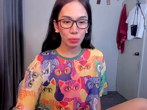Snapshot of lucyshanex chatting on 10-12-25, 09:16 lucyshanex online show from 10-12-25, 09:16
