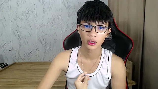 Snapshot of sweet_bonansa chatting on 09-14-25, 04:57 sweet bonansa online show from 09-14-25, 04:57