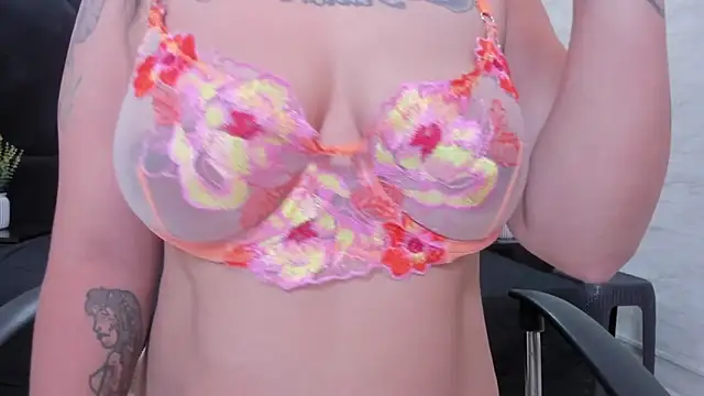 Dantzel  online show from 02-11-26, 07:58